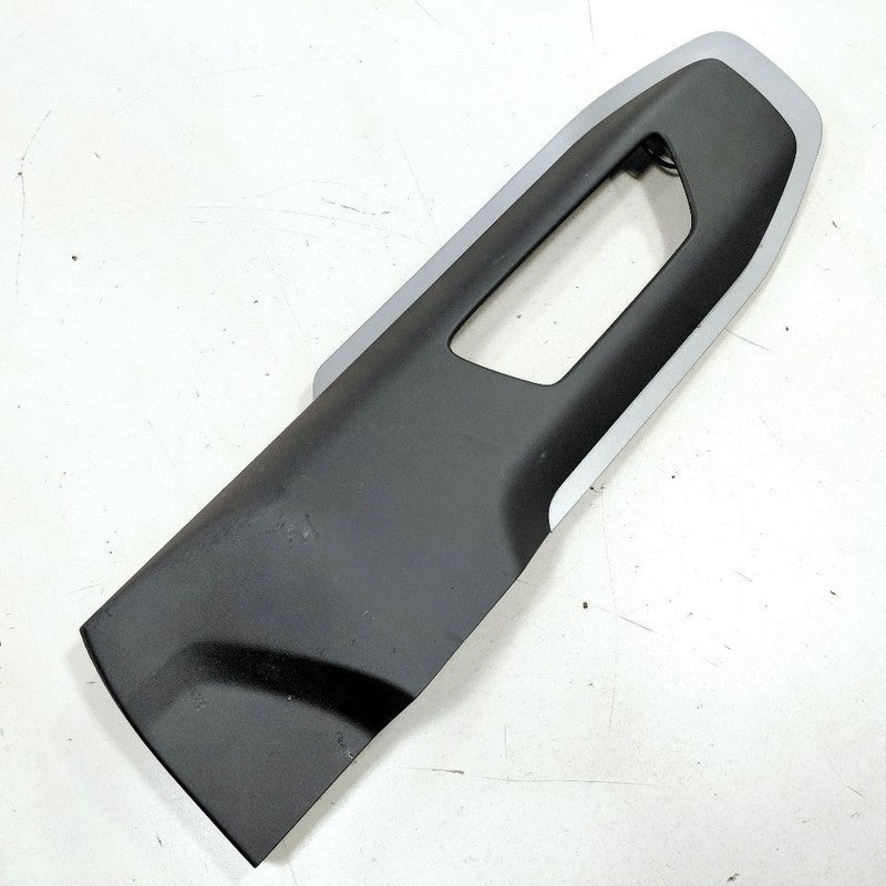 Ford Bronco Sport Int. Door Handle Bezel Right Pass. Front {M1PBS24104