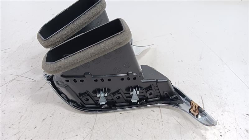 Chevrolet Equinox Dash Air Vent Center Middle 2018 2019 OEM