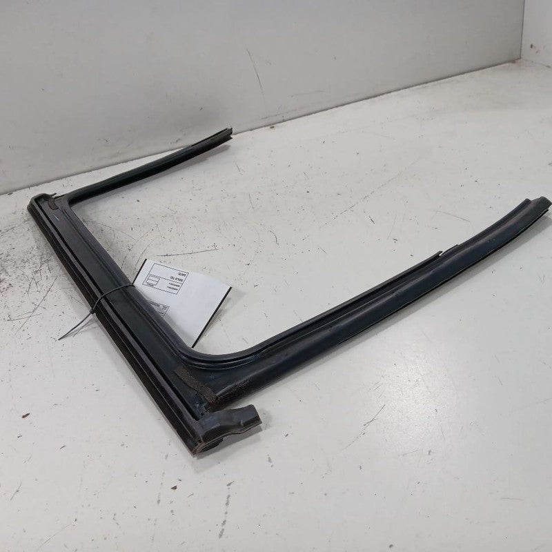 Jeep Compass Door Glass Window Seal Rubber Right Passenger Rear Back  