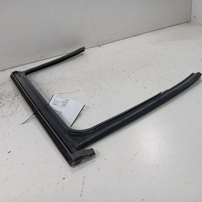 Jeep Compass Door Glass Window Seal Rubber Right Passenger Rear Back  