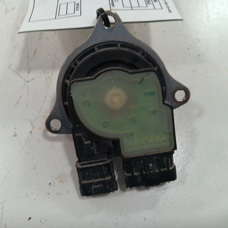 Nissan Versa Variable Timing Gear Oil Control Valve Solenoid Cylinder 