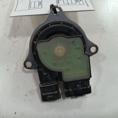 Nissan Versa Variable Timing Gear Oil Control Valve Solenoid Cylinder 