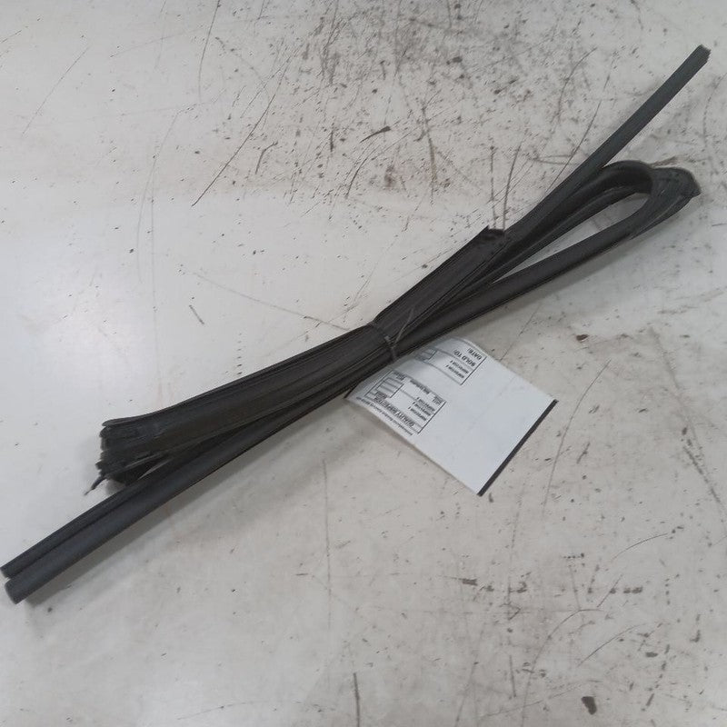 Outlander Sport Door Glass Window Seal Rubber Left Driver Rear Back  2