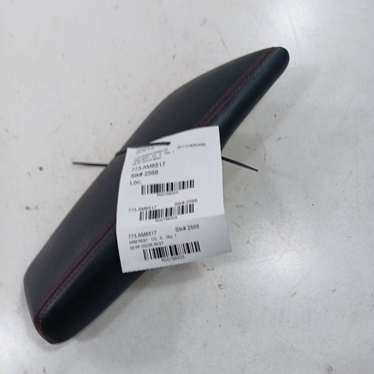 Jeep Cherokee Passenger Right Front Door Arm Rest  2015 2016 2017 OEM