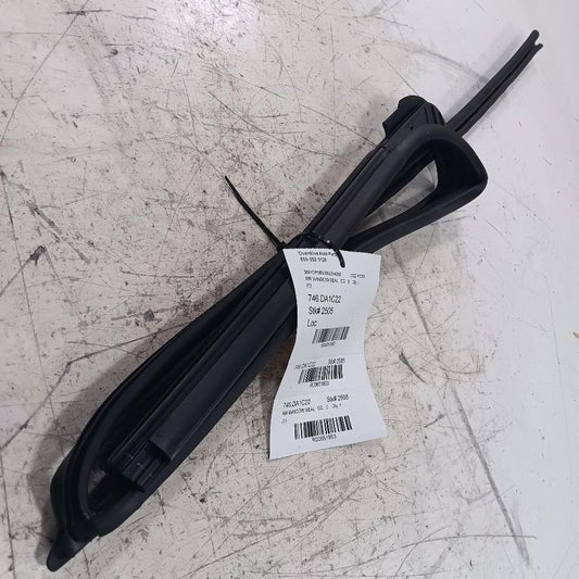 Nissan Kicks Door Glass Window Seal Rubber Right Passenger Rear Back  
