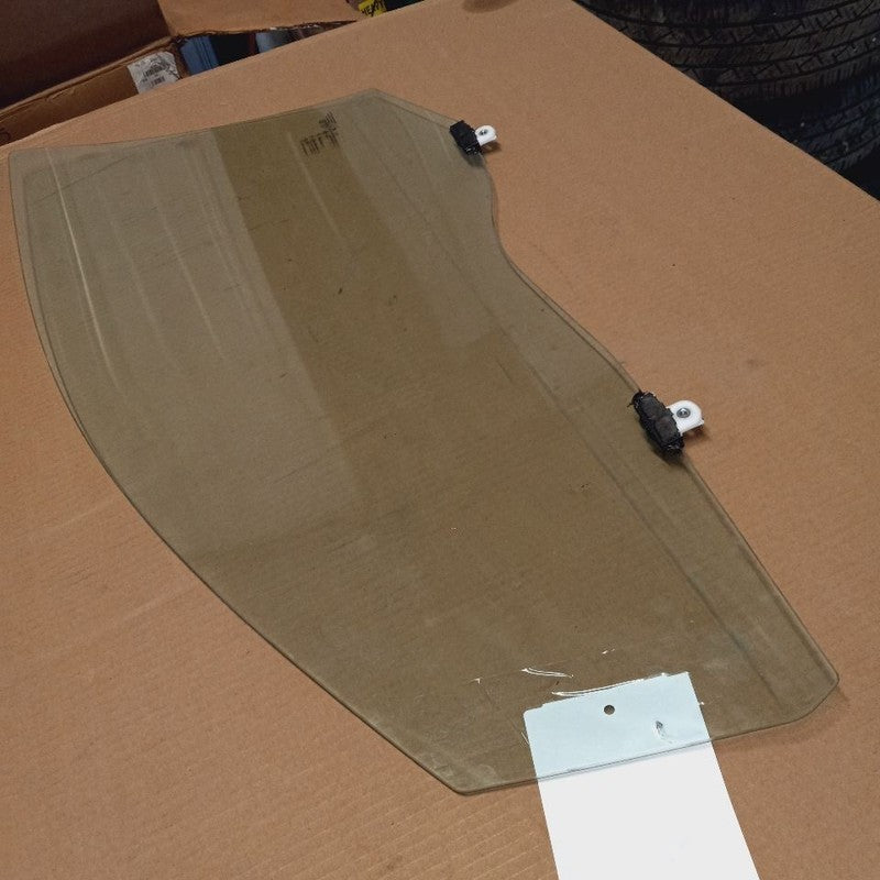 Passenger Right Front Door Glass Window Hatchback 14-15 17-24 Mitsubis