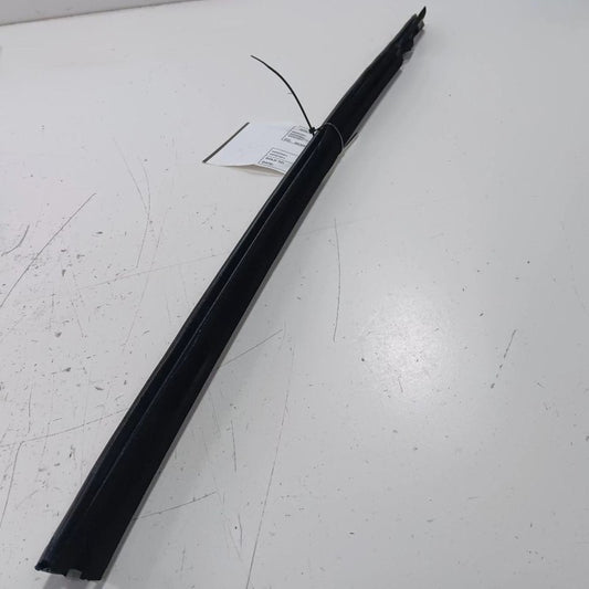Buick Encore Right Front Weather Strip Interior  2018 2019 2020 OEM