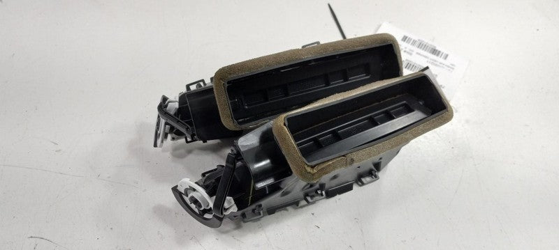 Cadillac SRX Dash Air Vent Center Middle 2011 2012 2013 2014 OEM