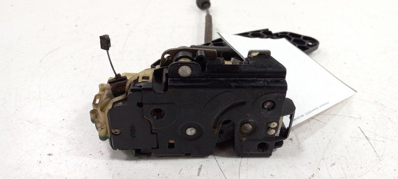 Volkswagen Jetta Door Latch Lock Right Passenger Rear 2003 2002 2001 2