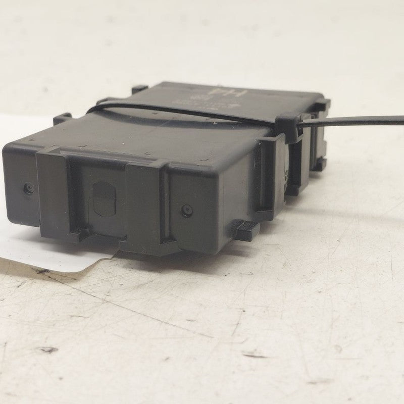 Network Gateway Control Module Fits 21-22 Toyota Prius