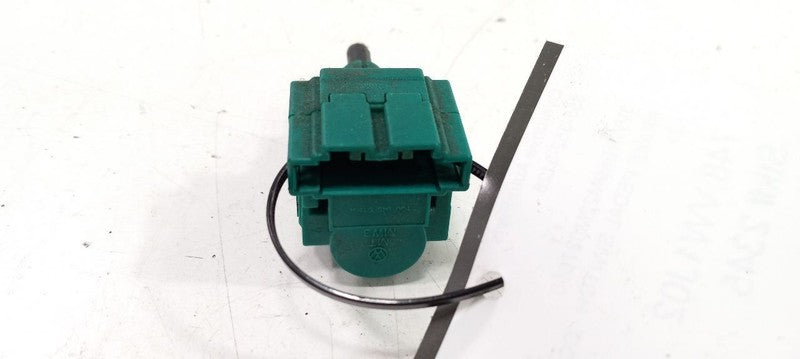 Volkswagen Jetta Brake Pedal Switch 2003 2002 2001 2000 OEM
