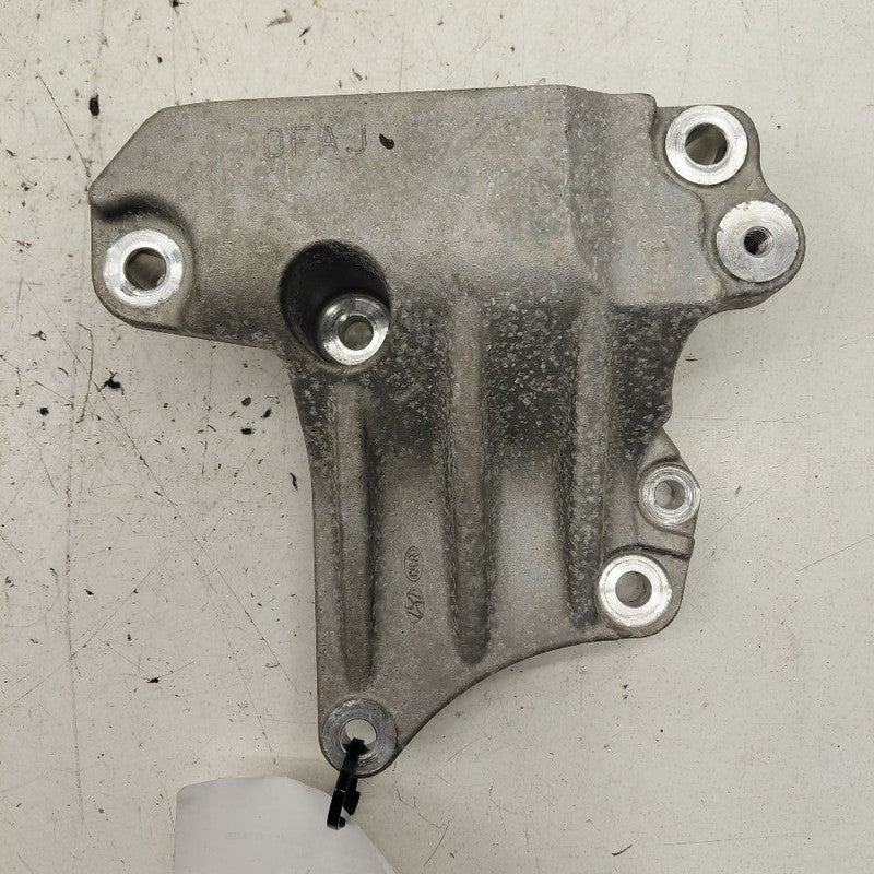 Kia Sportage Passenger Right Side Engine Mount Bracket  2020 2021 2022