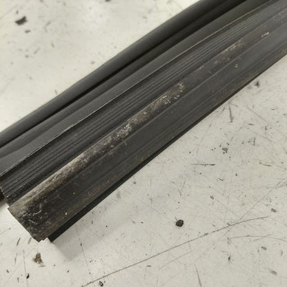 Honda HR-V Door Glass Window Seal Rubber Right Passenger Front  2026 2