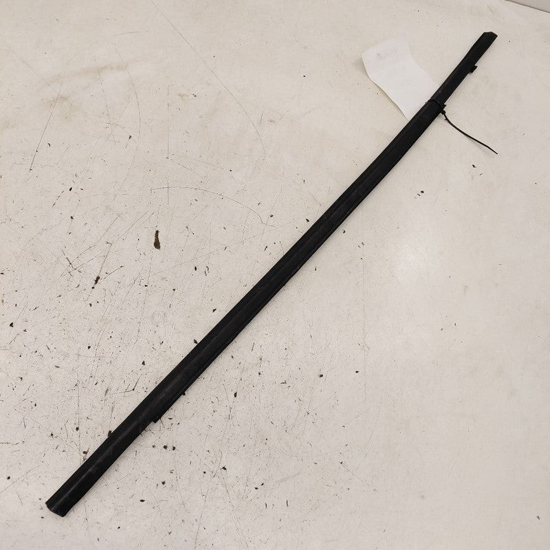 Chevy Trax Door Glass Window Weather Strip Trim Front Right Passenger 