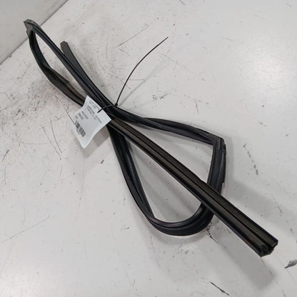 Subaru Outback Legacy Door Glass Window Seal Rubber Left Driver Front 