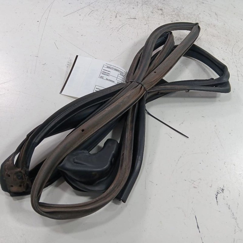 Subaru Outback Legacy On Door Seal Rubber Right Passenger Rear Back  2