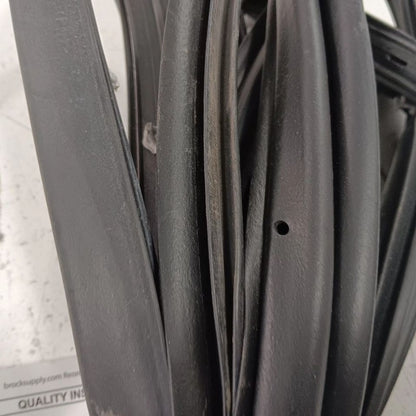 Ford Taurus On Door Seal Rubber Right Passenger Front  2019 2018 2017 