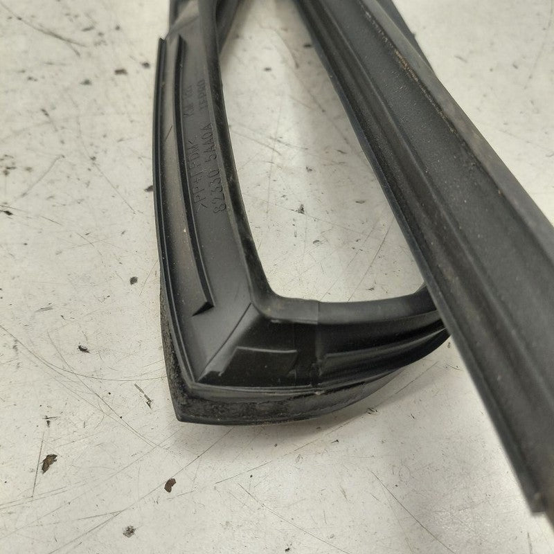 Nissan Murano Door Glass Window Seal Rubber Right Passenger Rear Back 