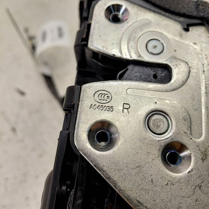 Kia Sorento Door Latch Lock Right Passenger Rear  2018 2017 2016