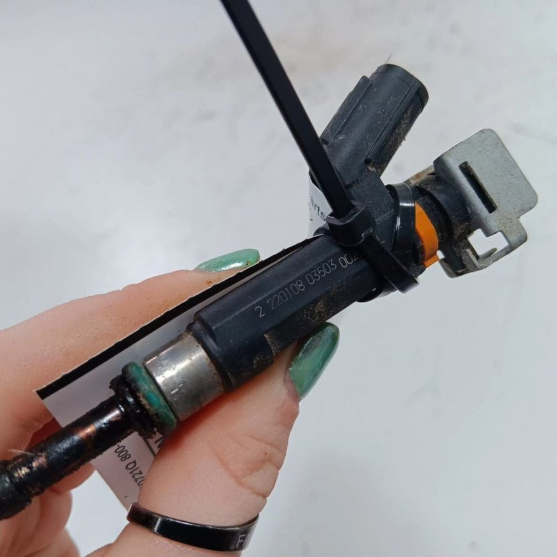 Fuel Injection Injector 18-23 Nissan Kicks