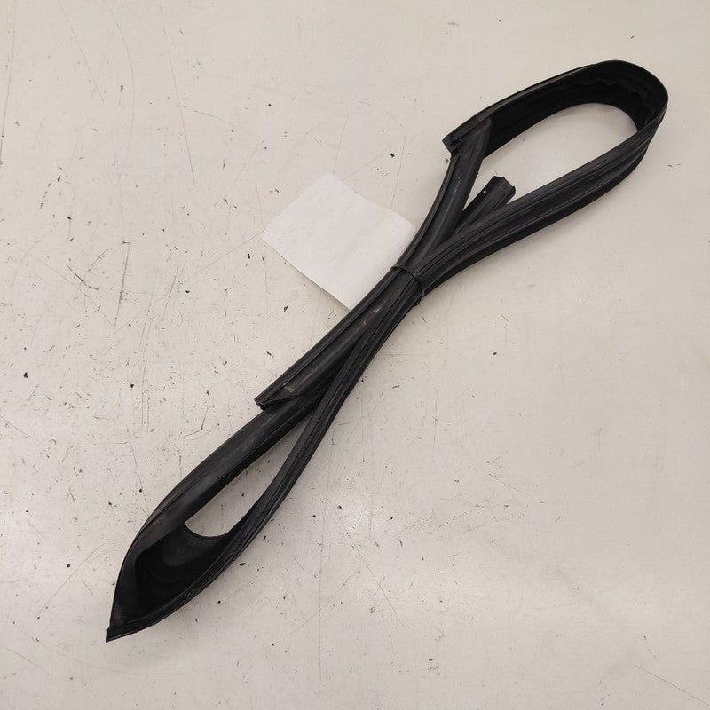 Alfa Romeo Stelvio Door Glass Window Seal Rubber Left Driver Front  20