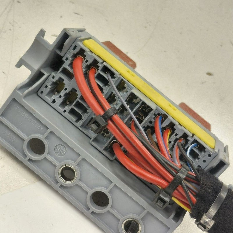 Fiat 500 X Model   Rear Cabin Fuse Box Interior 2016 2017