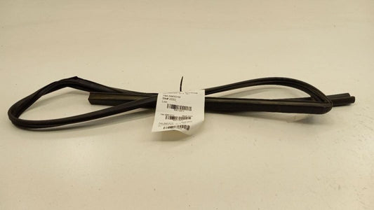 Chevy Traverse Door Glass Window Seal Rubber Left Driver Front 2009 2010 2011 20