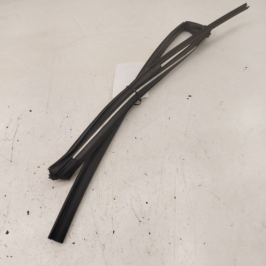 Mitsubishi Outlander   Door Glass Window Seal Rubber Left Driver Rear 