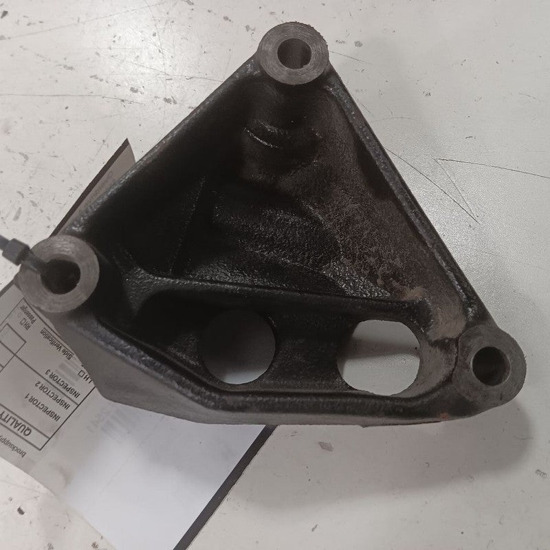 Toyota Corolla 1.8 Engine Motor Mount Bracket Right Passenger 2019 201