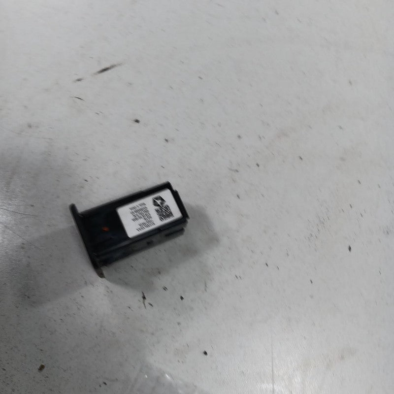Jeep Compass USB Plug In Hub Port  2018 2019 2020 2021 OEM