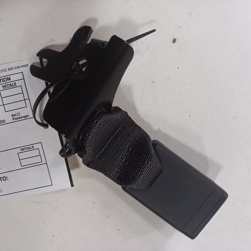 Chevy Trailblazer Seat Belt Buckle Latch Right Passenger Rear Back  20