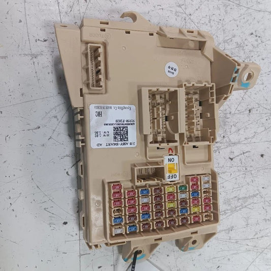 2018 Hyundai Elantra Cabin Fuse Box Interior Inner Under Dash