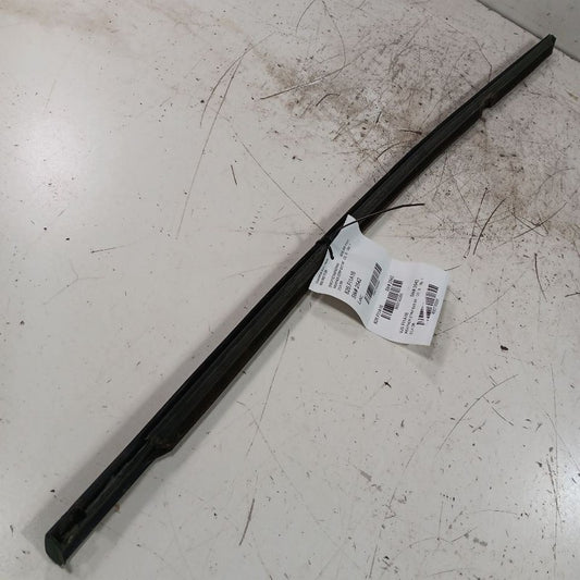 Fiat 500 Door Glass Window Weather Strip Trim Front Right Passenger  2