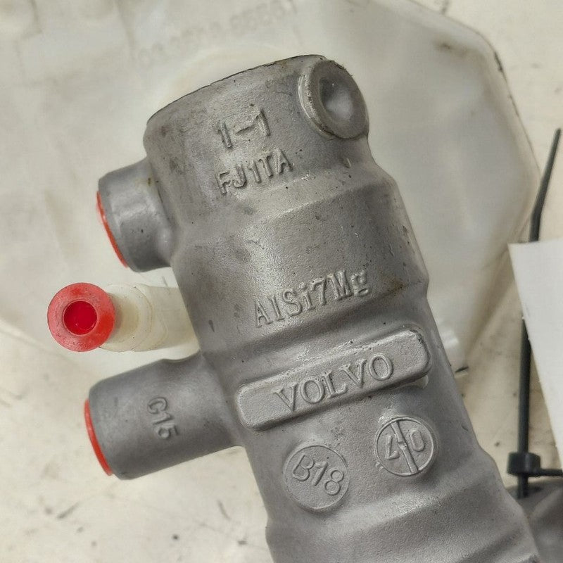 Brake Master Cylinder VIN 26 4th And 5th Digit Fits 14-18 Volvo S60