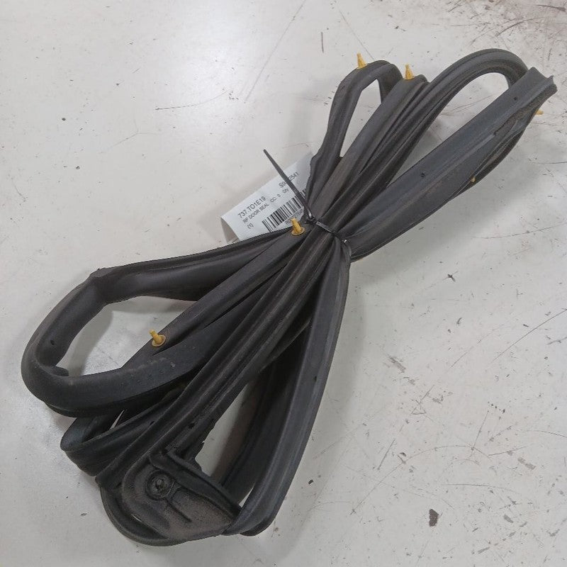 Toyota Corolla On Door Seal Rubber Right Passenger Front  2019 2018 2017