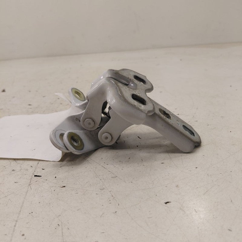 Chevy Trax Door Hinge Set Right Front Passenger  2022 2021