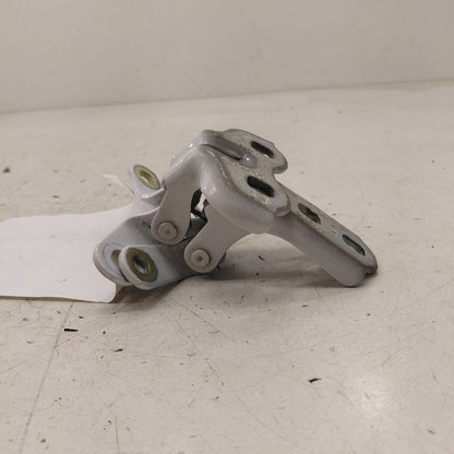 Chevy Trax Door Hinge Set Right Front Passenger  2022 2021
