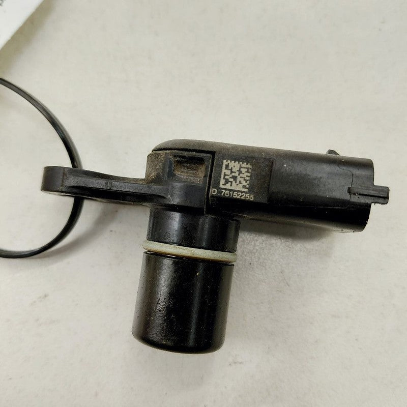 Cadillac XTS Camshaft Cam Shaft Position Sensor      3.6 2016 2017 201