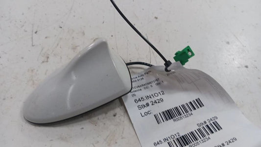 Infiniti G37 Roof Antenna  2011 2012 2013