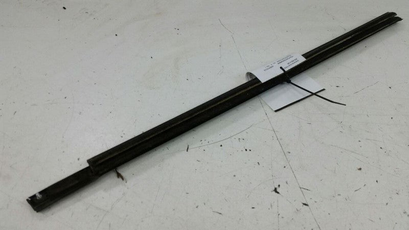 Ford Focus Door Glass Window Weather Strip Trim Rear Left Back 2009 20