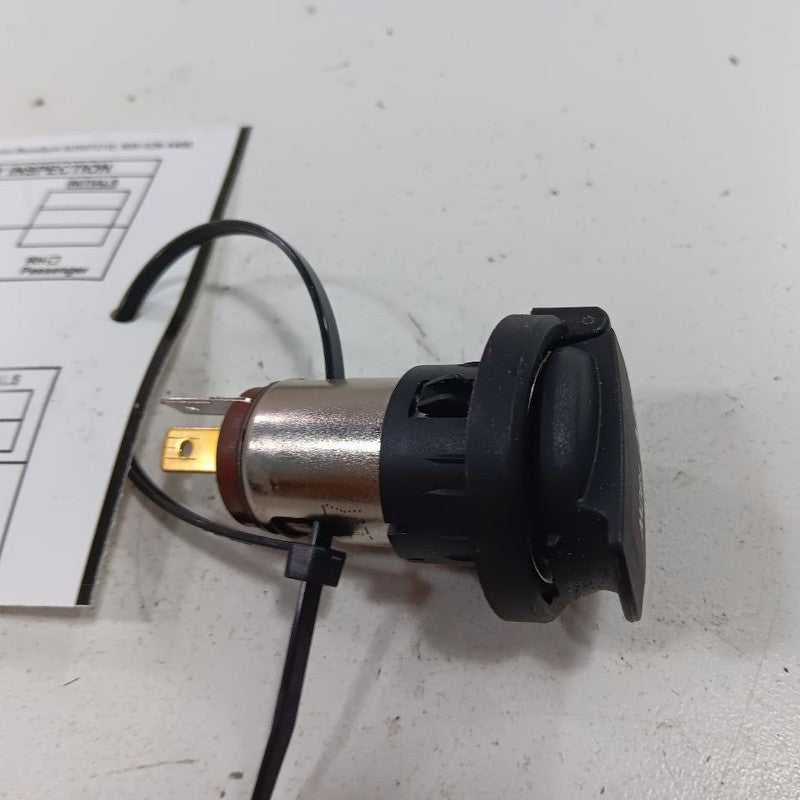 Hyundai Elantra 12V Power Port Socket  2017 2018 2019 2020 OEM