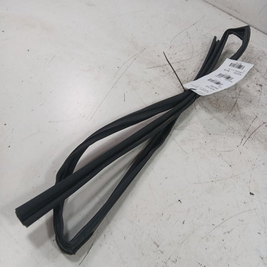 Outback Legacy Door Glass Window Seal Rubber Left Driver Front 2022 20