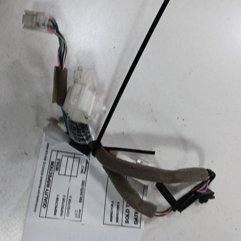 Outback Legacy Center Console Adapter Cord {81870AN53A} 2025 2024 2023