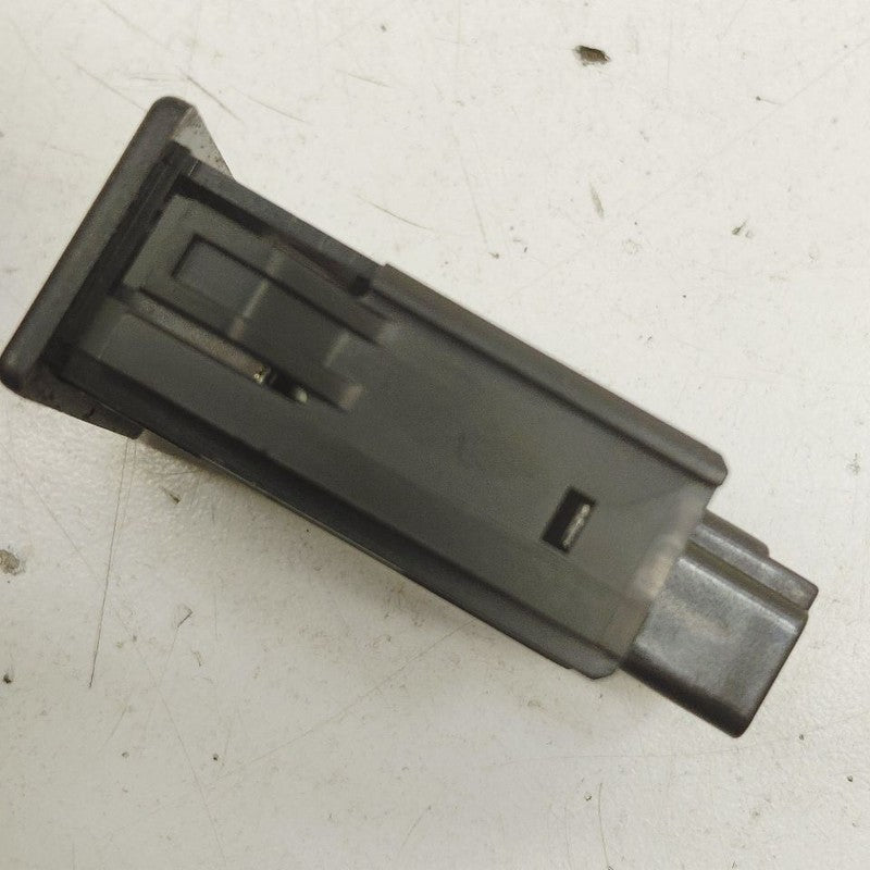 Chrysler 300 USB Plug In Hub Port  2017 2018 2019