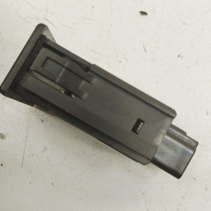 Chrysler 300 USB Plug In Hub Port  2017 2018 2019