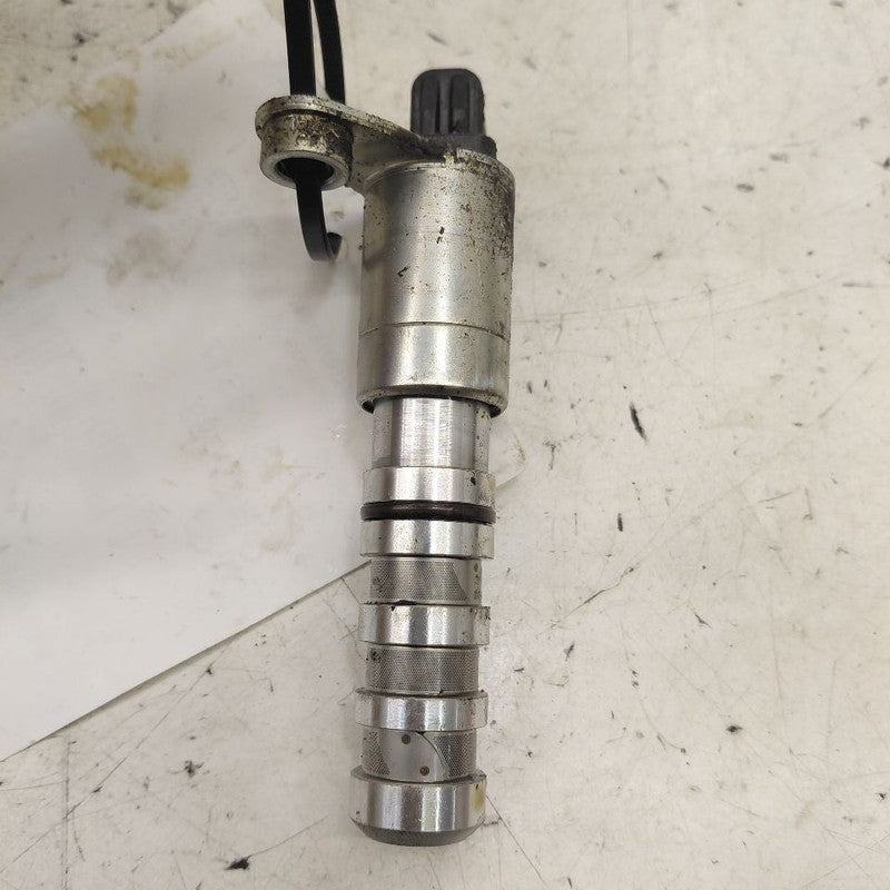 Cadillac CT6 Variable Timing Gear Oil Control Valve Solenoid Cylinder 