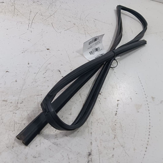 Toyota Corolla Door Glass Window Seal Rubber Left Driver Front  2016 2015 2014