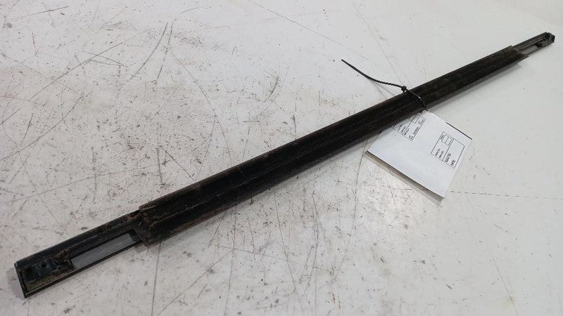 Chevy Traverse Door Glass Window Weather Strip Trim Rear Right Passeng