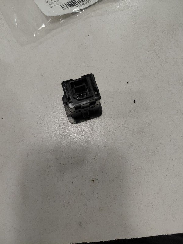 Fiat 500 USB Plug In Hub Port  2016 2017 2018 OEM