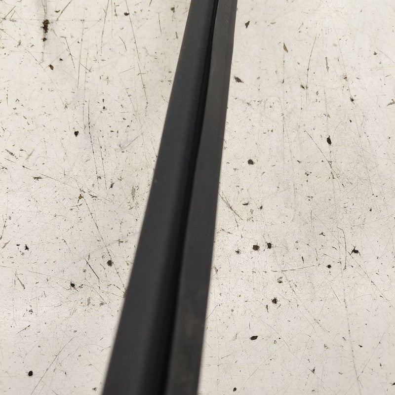 Kia Sorento Right Rear Weather Strip Interior  2018 2017 2016